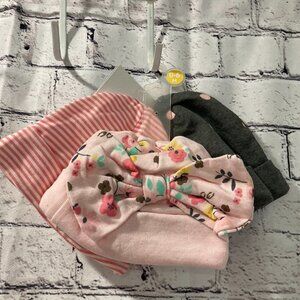 New with tags 3 Gerber infant caps Size 0-6 months
